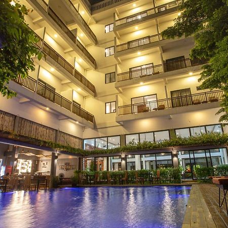 Daco Hotel Siem Reap Luaran gambar